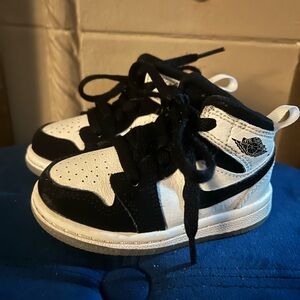 Nike Kids Black and White Sneakers